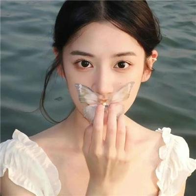 公寓里的两个女人